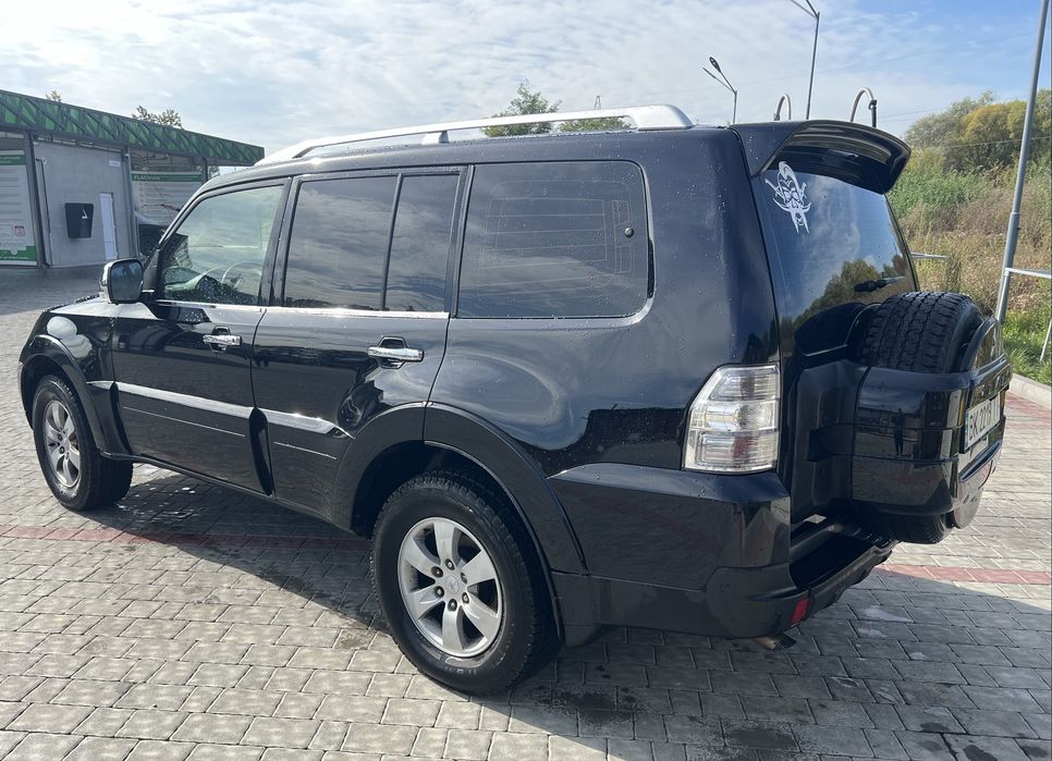 Mitsubishi Pajero Wagon 4
