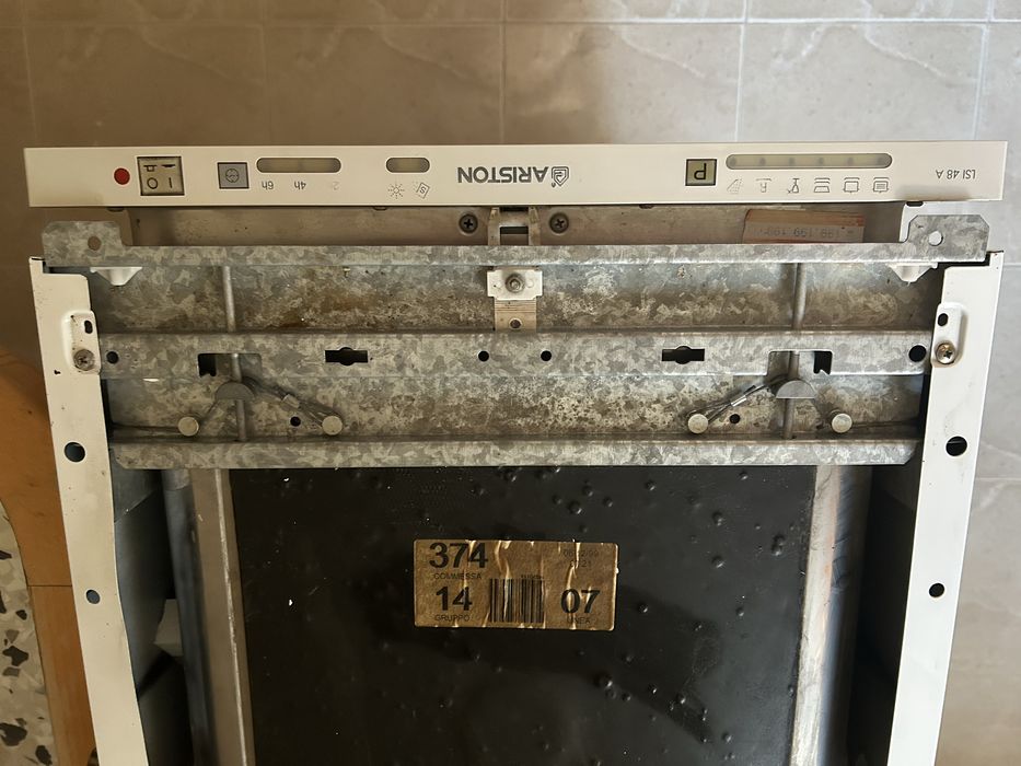 Продам посудомийку Ariston