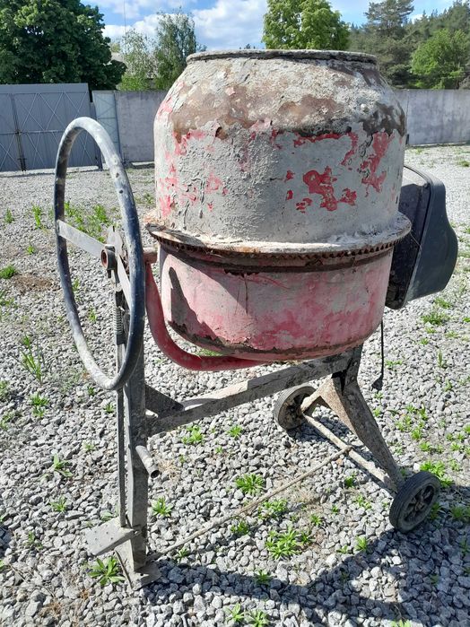 Продам бетонозмішувач