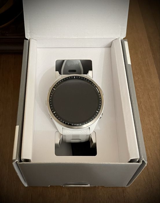 Garmin Foreranner 965. Часы, которые реально заставляют бегать.