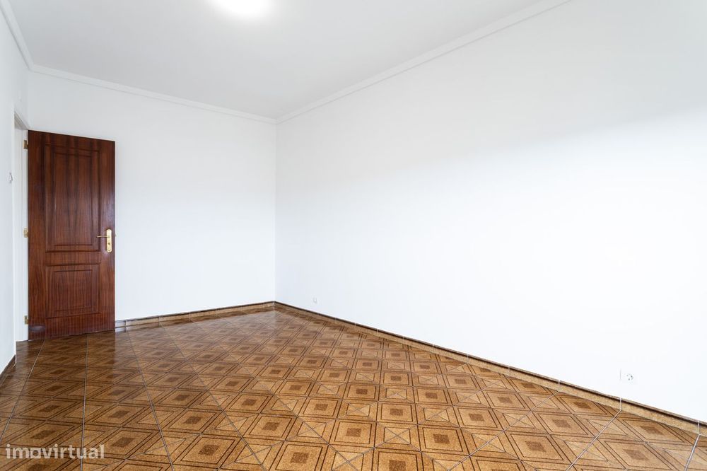 T2 para Arrendar em Zona Tranquila e Central, com Varandas e 76 m², Id