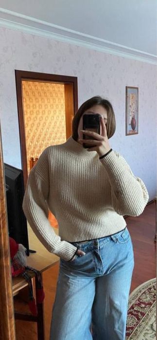 Светр, дуже теплий, приємний до тіла