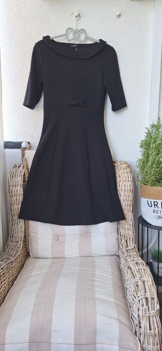 Czarna sukienka elegancka do biura H&M