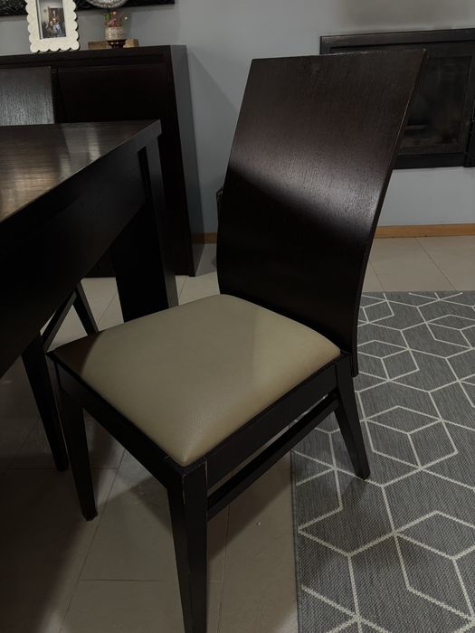 Conj. mesa de jantar + 6 cadeiras