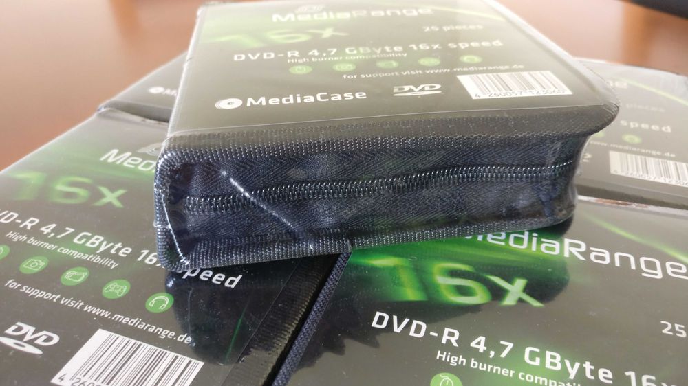 9x packs of 25 DVD-Rs with cases64550160726914121