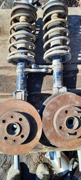 Стойки передні ваз 2110