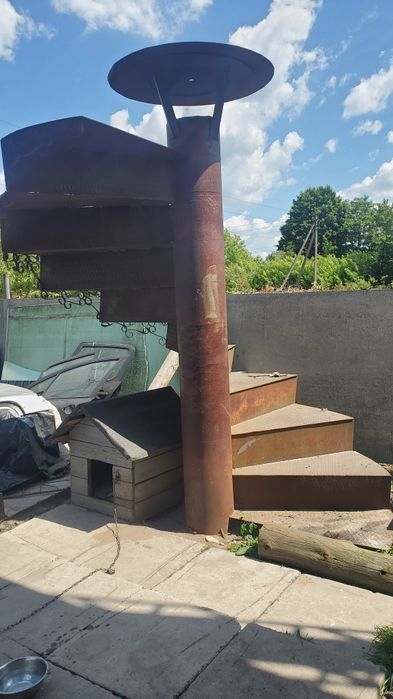 Сходи металеві гвинтові Винтовая лесница на другий поверх