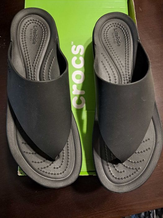 Klapki damskie Crocs Brooklyn Flip czarne