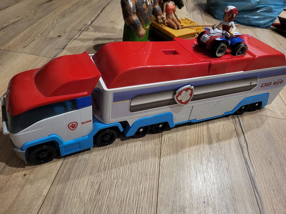 Sprzedam transportowiec Psi Patrol stan bdb