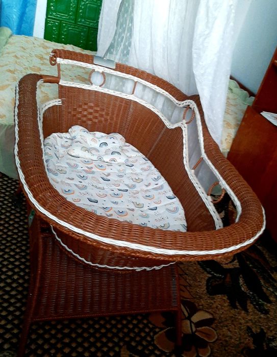 Кроватка люлька з укачивающм механизмом