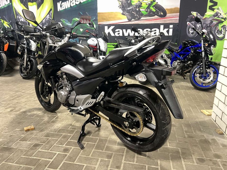 Suzuki GSR250 2012г.