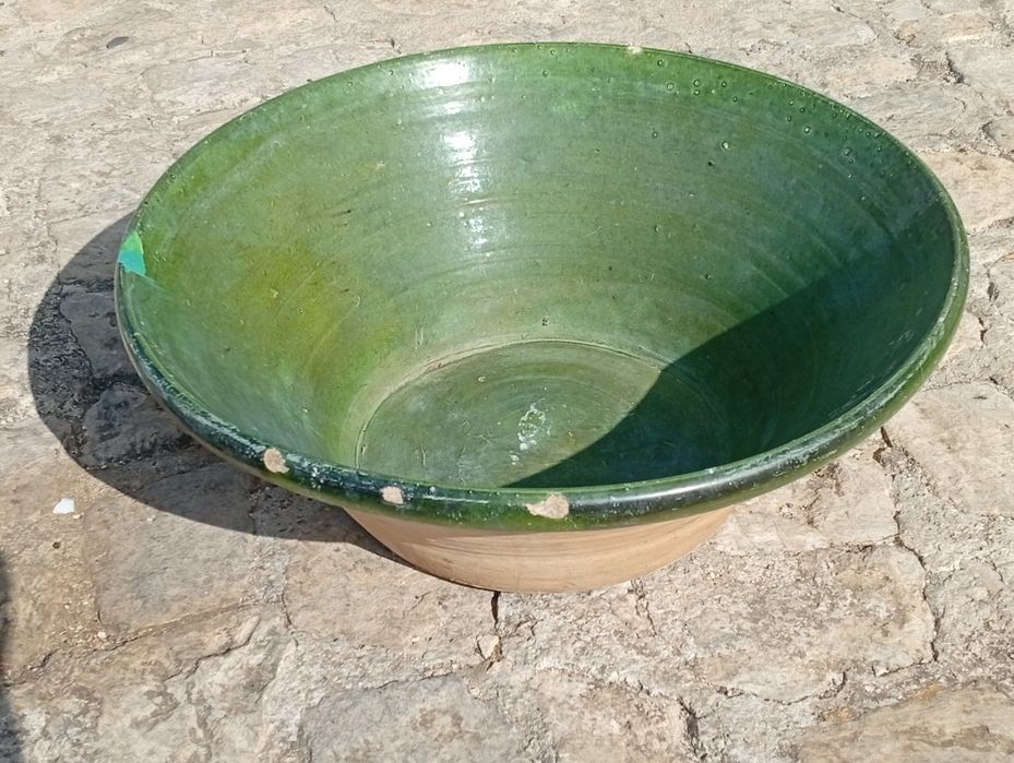 Alguidar em barro vidrado