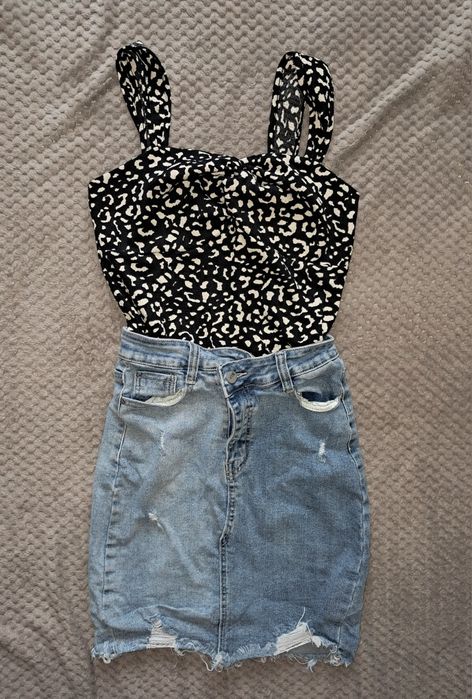 Jeansowa spódniczka plus czarny Top