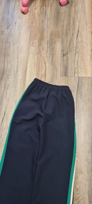 Брюки з лампасами