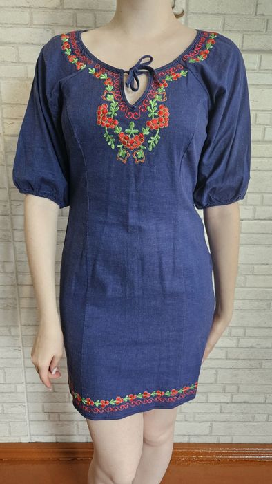 Сукня вишита, синє плаття
