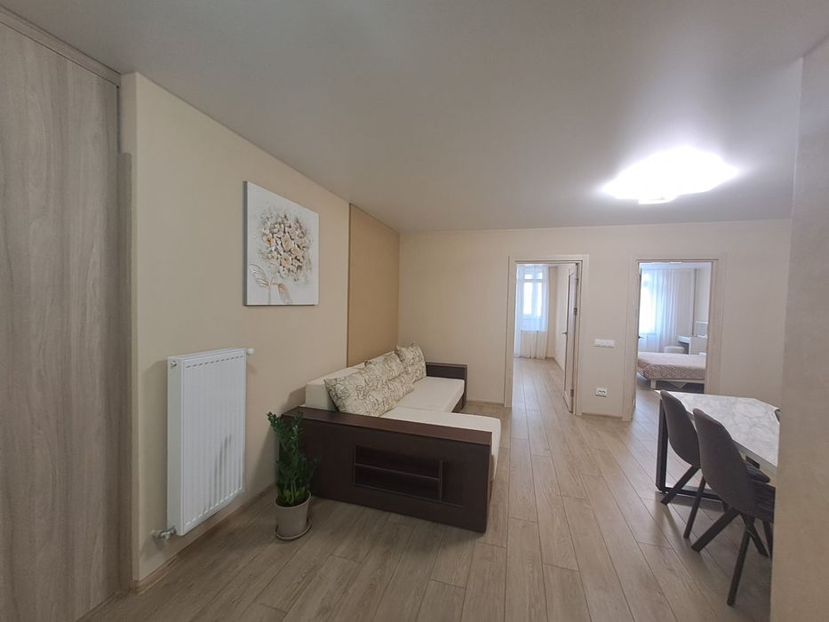 Продаж 2 кімнатної квартири + кухня-студія по вул. Київська.