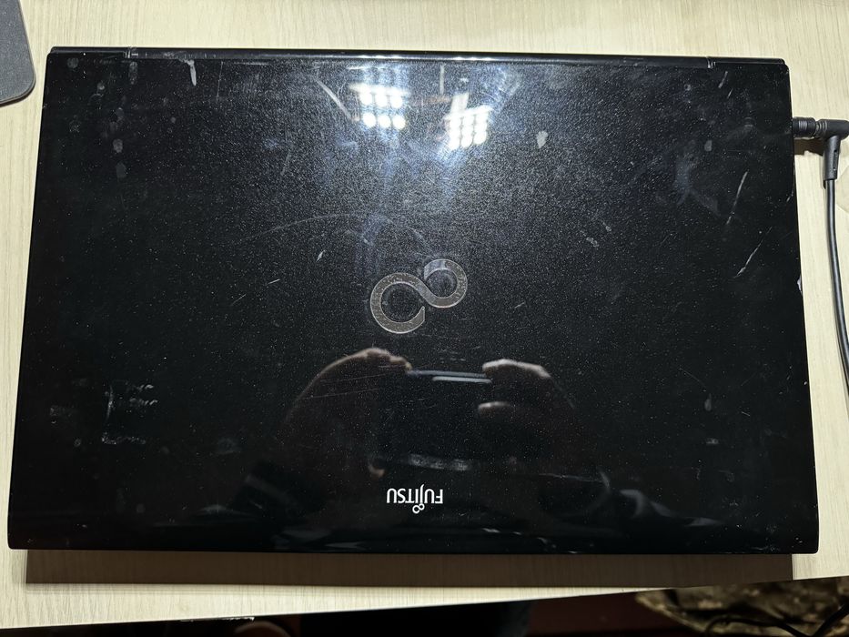 Fujitsu Lifebook AH532