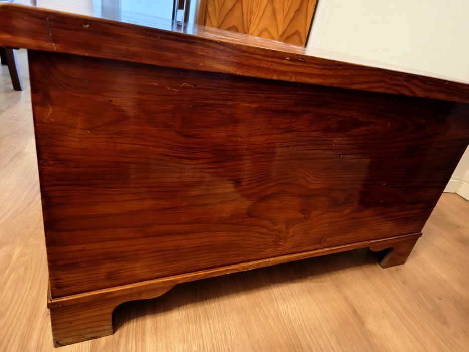 Arca em pinho maciço