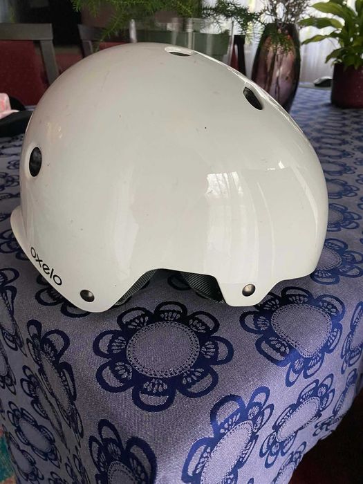 Kask dziewczęcy biały Oxelo rozm. S (52-54 cm)
