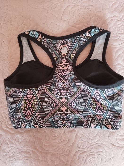 Biustonosz sportowy z zamkiem