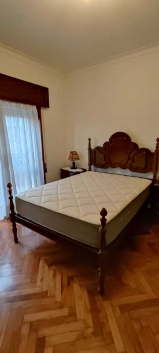 Quarto completo em madeira
