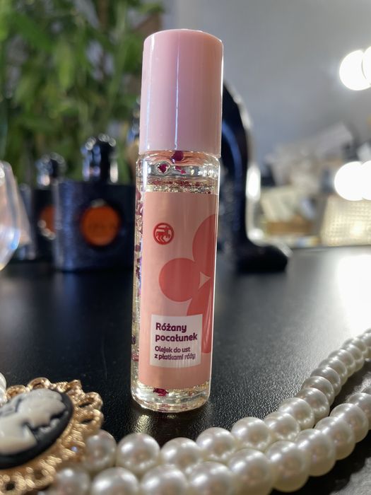 Nowy olejek do ust różany rossmann