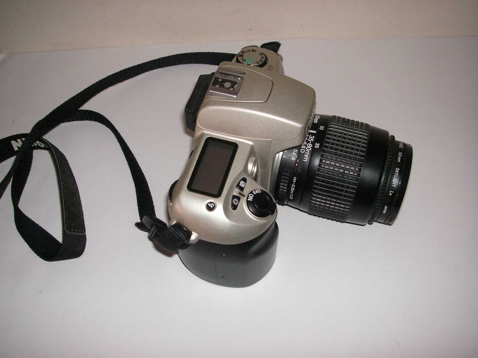 Máquina Fotográfica Nikon F60 - Lente 35-80mm ( Estado Novo )