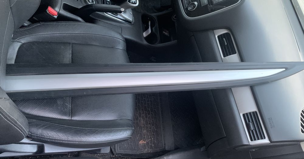 Накладка, молдинг передней левой двери Mitsubishi Outlender 3