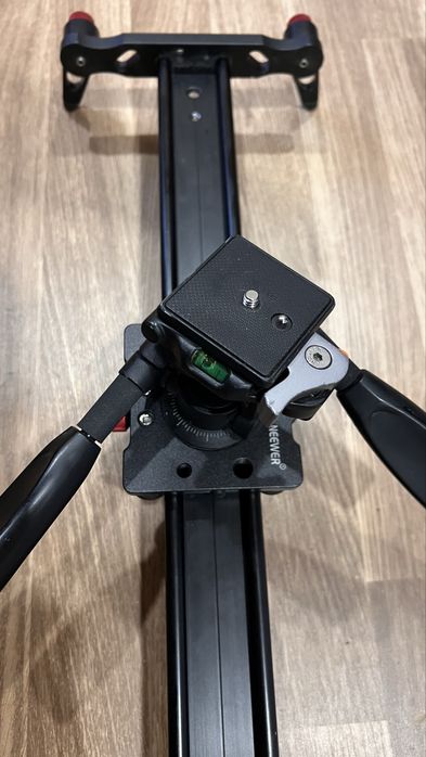 Slider de Câmera Neewer 100cm (1 Metro) com Cabeça Fluida – Excelente Estado