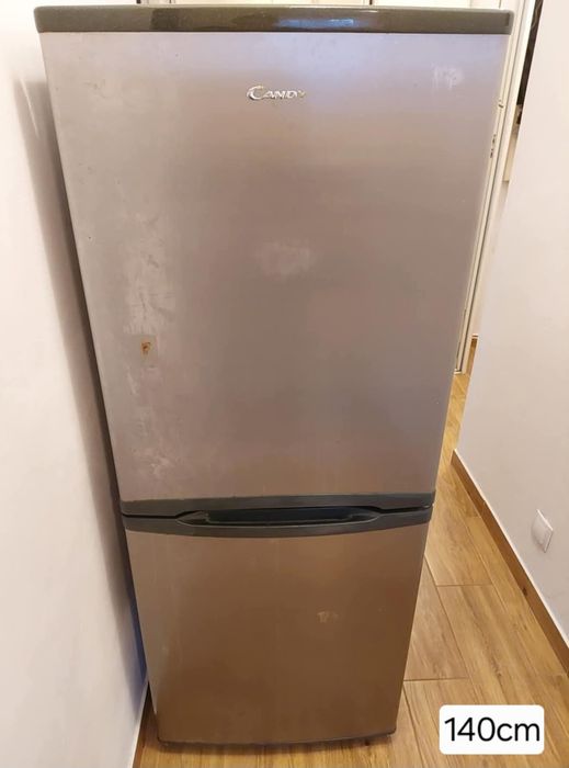 Lodówka srebrna firmy Candy wys. 140cm