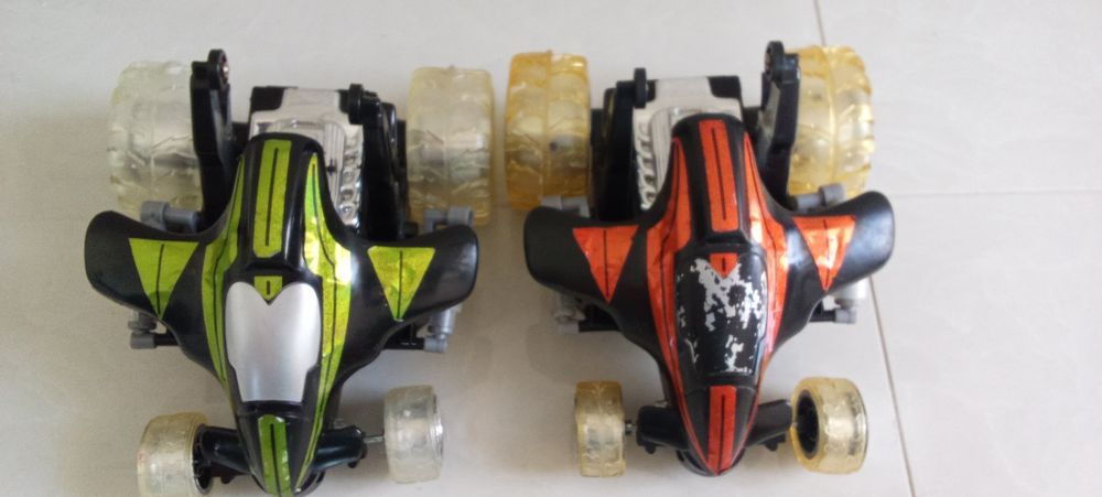 JIPES E Outros. Com 5 Fotos.