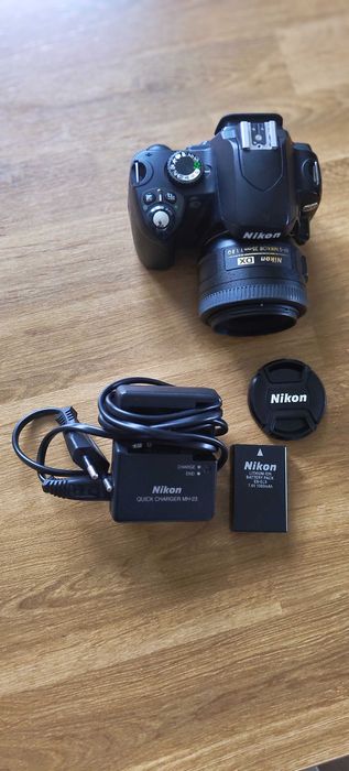 NIKON D60 + Nikkor AF-S 35mm