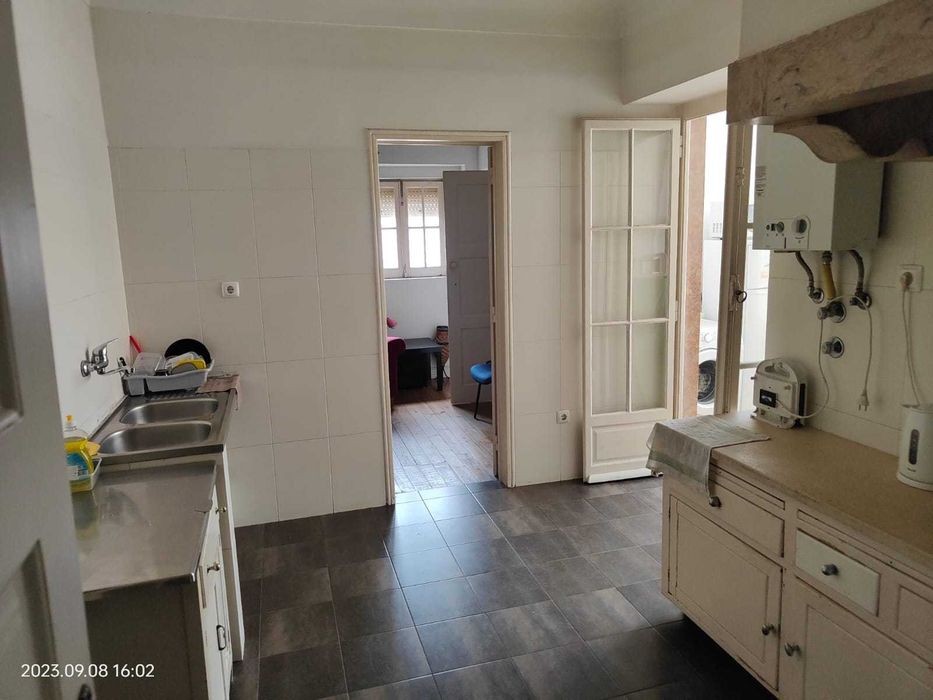 quarto individual a estudante a praça de Alvalade campo grande