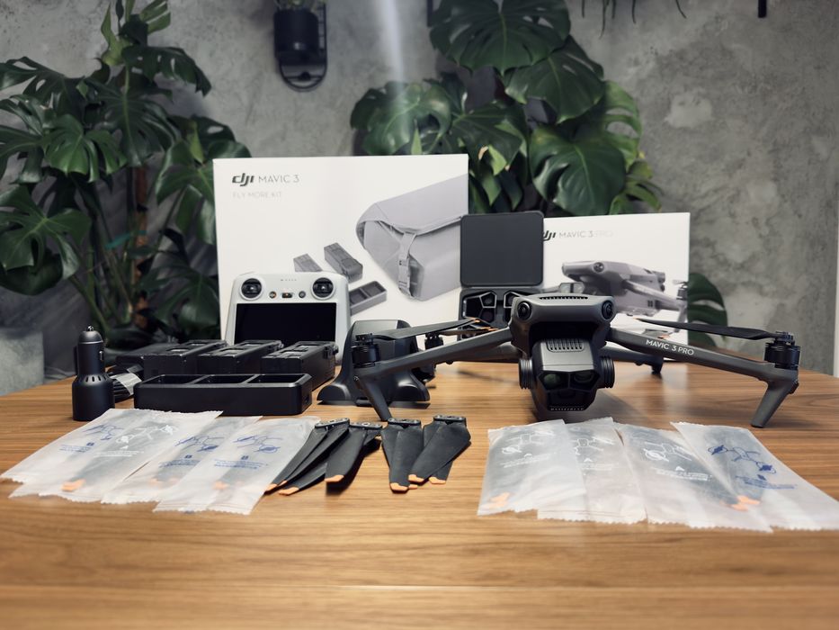 Dron DJI Mavic 3 Pro Fly More Combo - FMC - Duży zestaw