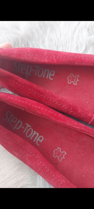 Buty zamszowe czerwone 37