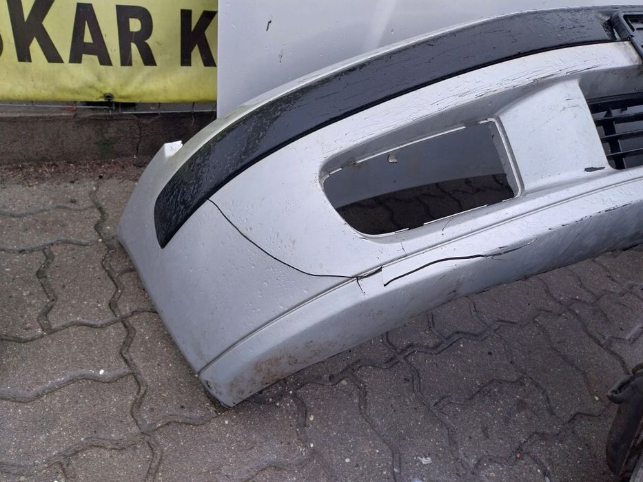 Mitsubishi Carisma zderzak  lampa chłodnice belka pas kpl