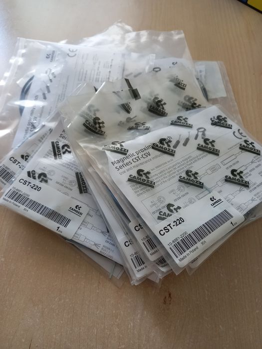 Датчик герконовый CAMOZZI CST-220
Датчик герконовый CAMOZZI CST-220