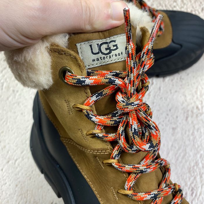 1130851 оригінал жіночі черевики UGG adiroam hiker boot
