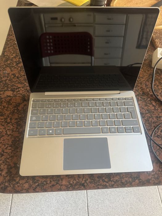 Microsoft Surface Laptop Go 2 i5