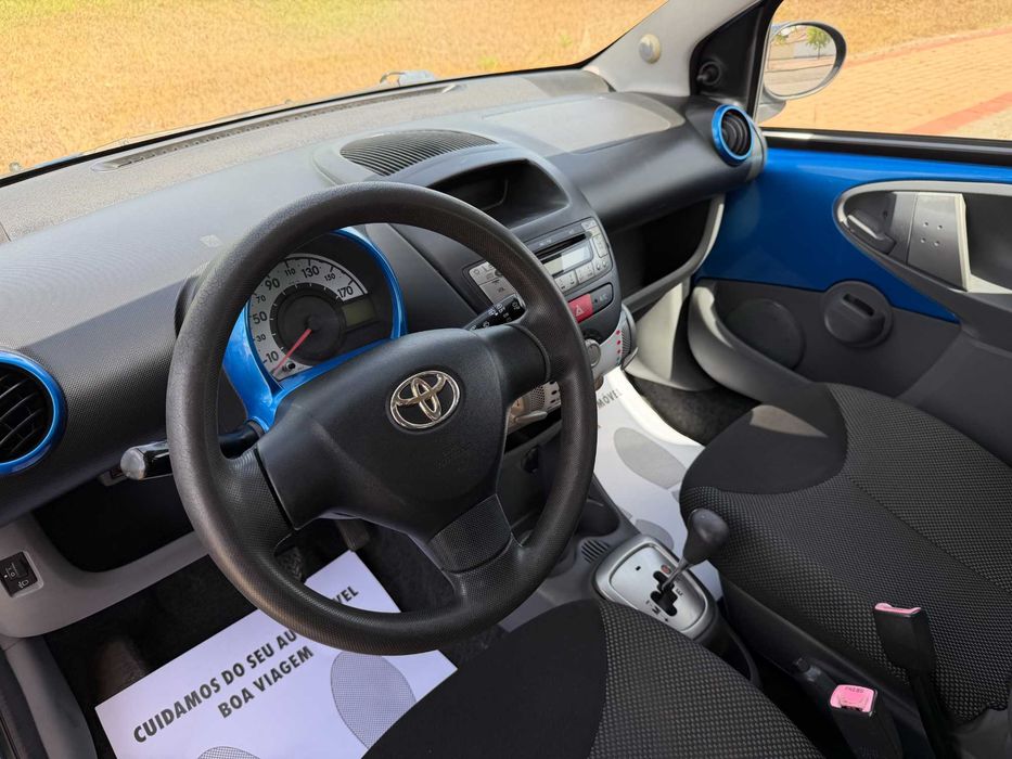 Toyota Aygo 1.0 CoolBlue - Caixa Automática + Ar Condicionado