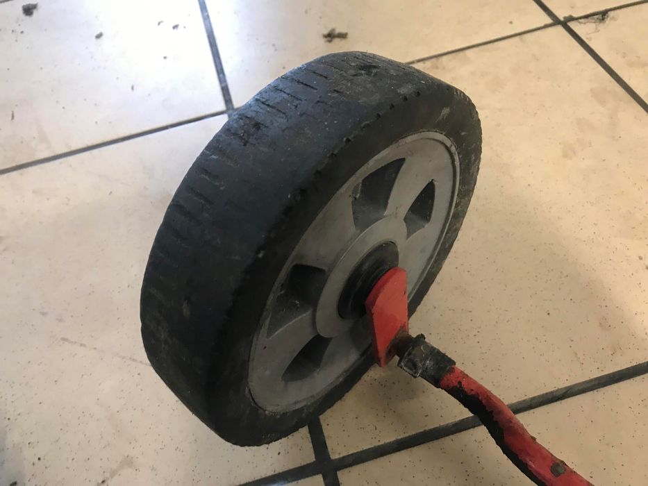 Rover Turbo Thrust 5.5Hp Oś Ośka Koła Kółka Kpl