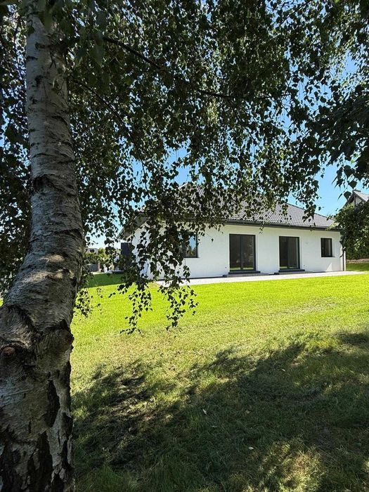 GOTOWY DOM W GŁOBINIE | 3 sypialnie | duży strych | ogród | pompa ciepła | mieszkanie Słupsk okolice
