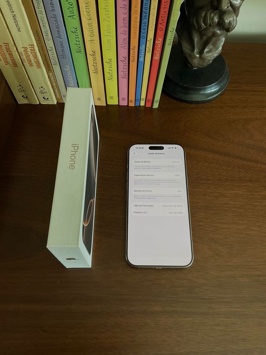 iPhone 16 Pro Max 256 GB | Bateria a 100% | Cor Titânio Deserto