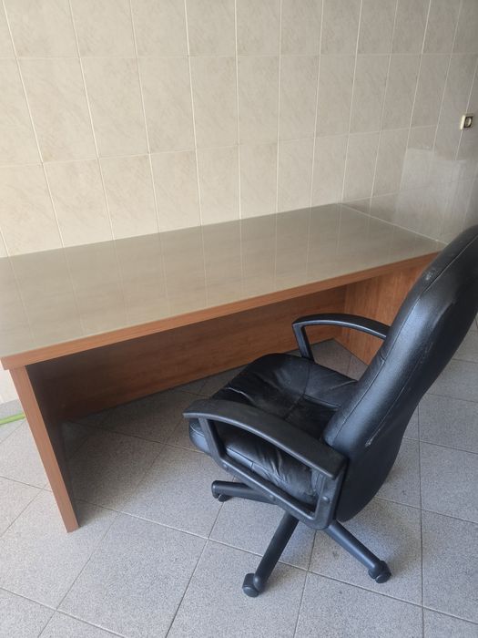 Secretaria mais cadeira