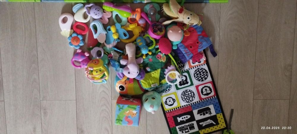 Іграшки для малюків