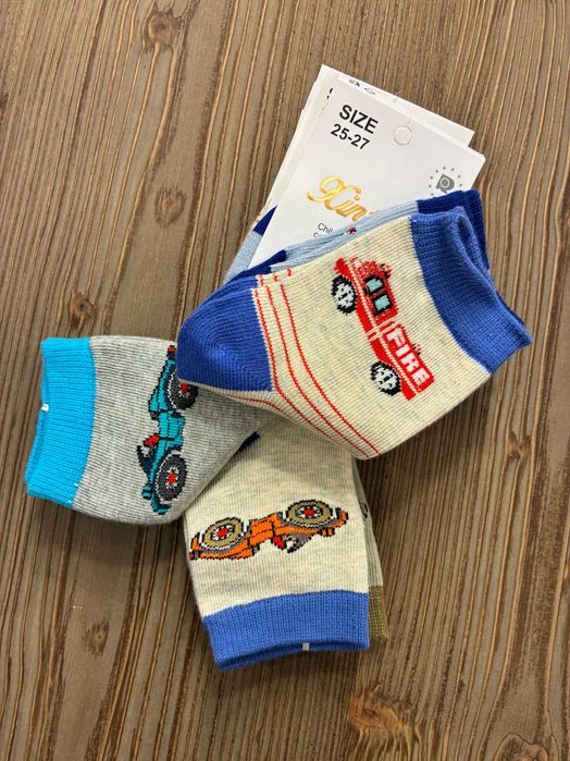 Skarpety chłopięce w rozmiarze 25-27 pojazdy wygodne bawełniane 5 par