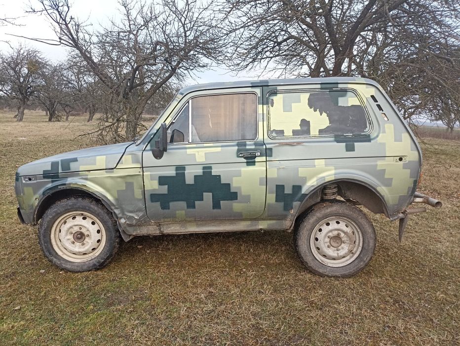 Ніва 21213 машина на ходу