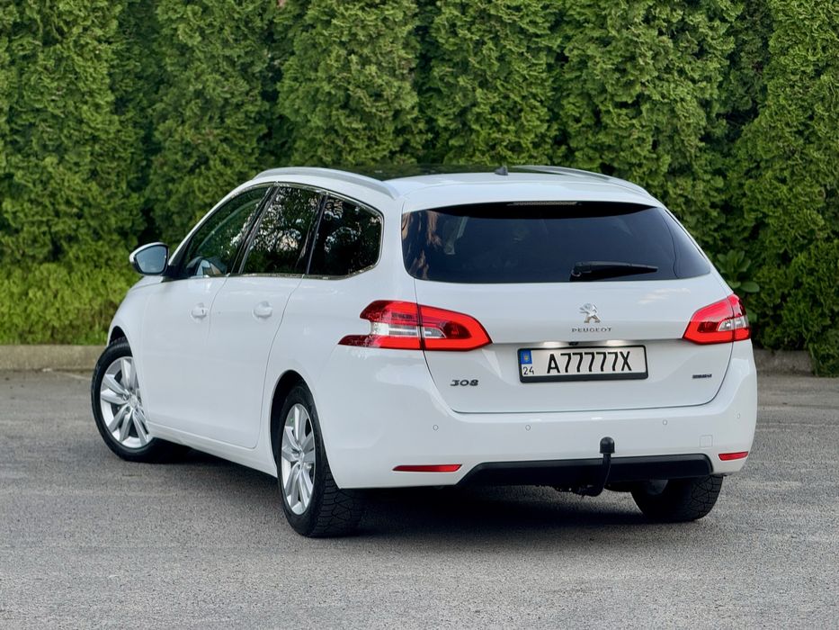 Peugeot 308SW 2015 року