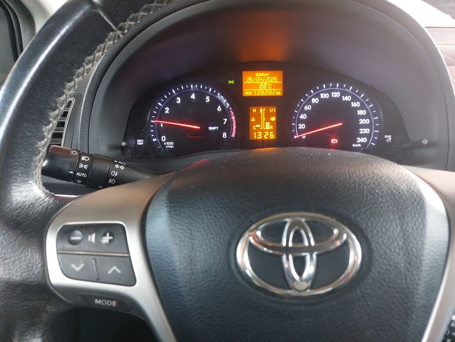 Продам Toyta Avensis 2012