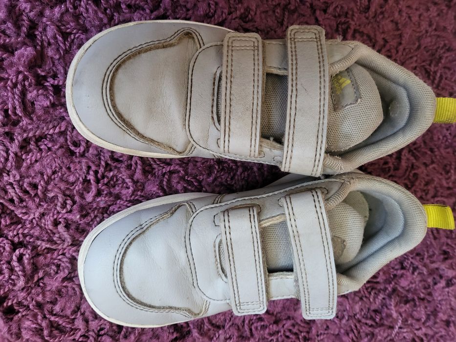 Białe adidasy Puma dla dziewczynki r. 33